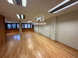 Oficina en alquiler en Vila de Gràcia en Barcelona