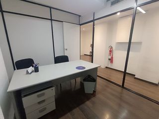 Local comercial en alquiler en Pubilla Cases en Hospitalet de Llobregat, L´