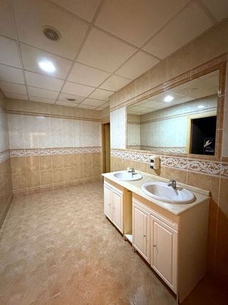 Local comercial en alquiler en Cuatro Caminos - Plaza de la Cubela en Coruña (A)