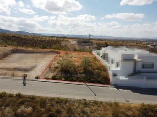 Terreno en venta en Zubia (La)