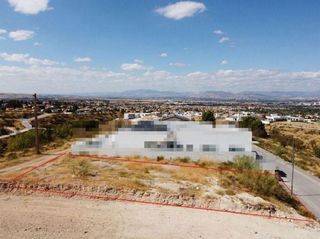 Terreno en venta en Zubia (La)