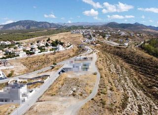 Terreno en venta en Zubia (La)