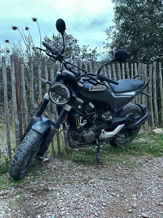 Husqvarna Svartpilen 125cc