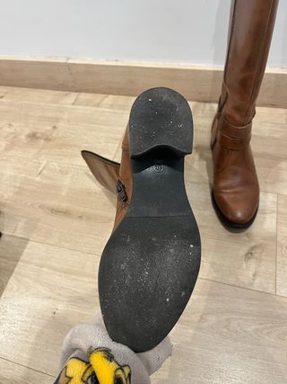 Botas de piel marrones con hebillas