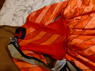 Disfraz princesa con cancan naranja