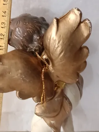 Angelo vintage con strumento musicale