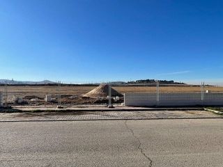 Terreno en alquiler en Loeches