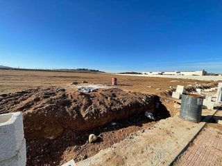 Terreno en alquiler en Loeches