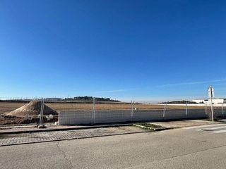 Terreno en alquiler en Loeches