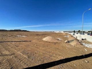 Terreno en alquiler en Loeches