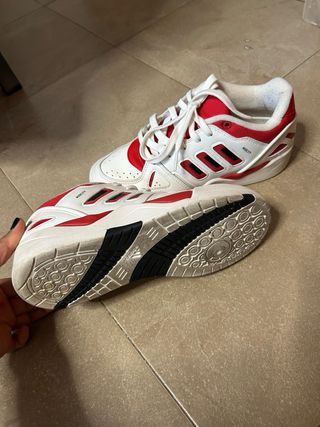 Deportivas Adidas Blancas y Rojas