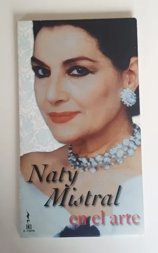 Naty Mistral en el arte Doble CD