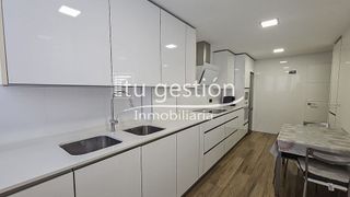 Piso en venta en Zona Hispanidad-Vivar Téllez en Vélez-Málaga