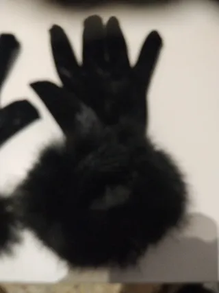 Guantes de vestir negros con pelo