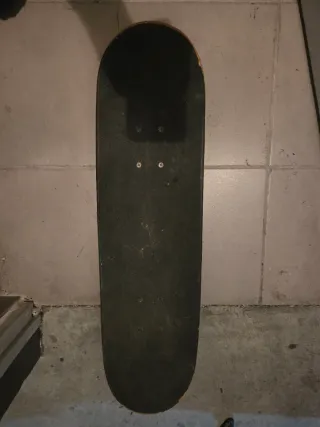 Monopatín y Casco Oxelo