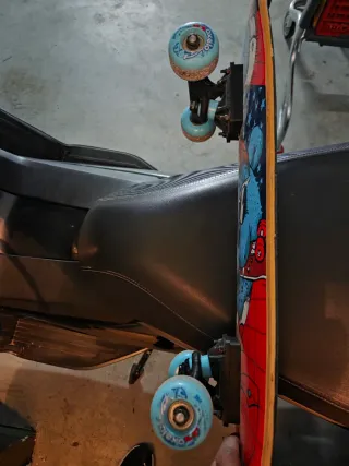 Monopatín y Casco Oxelo