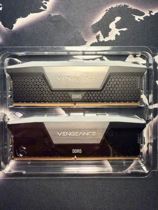 Corsair Vengeance RGB DDR5 64GB (2x32) 6600 CL32