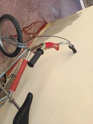 BMX antigua contra pedal