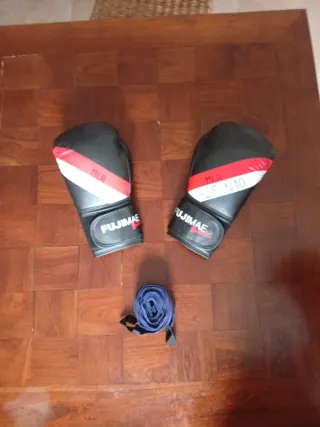 Guantes Fujimae Basic 10Oz + Vendas Boxeo