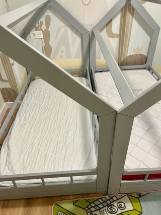 Camas infantiles tipo casita (2 unidades)