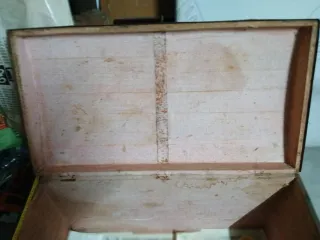 Baúl antiguo madera y metal 1900 y 1920