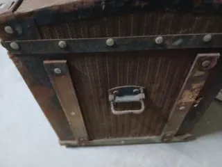 Baúl antiguo madera y metal 1900 y 1920