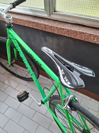 Bicicleta de carreras Helliot verde