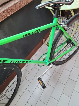 Bicicleta de carreras Helliot verde