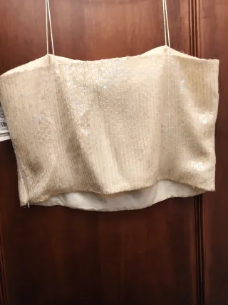 Top fiesta dorado KAOS con lentejuelas.