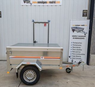Nuevo: Remolque 750 kg con tapa