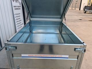 Nuevo: Remolque 750 kg con tapa