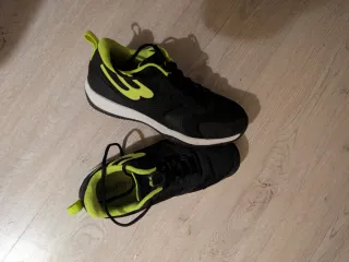 Zapatillas Bullpadel Negras y Flúor