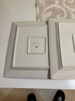 2 Platos Cuadrados Cerámica Flor Roja