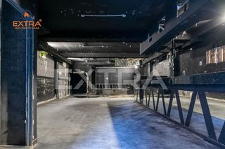 Local comercial en alquiler en San Juan Bautista en Madrid