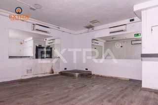 Local comercial en alquiler en San Juan Bautista en Madrid