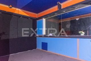 Local comercial en alquiler en San Juan Bautista en Madrid