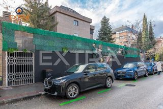 Local comercial en alquiler en San Juan Bautista en Madrid