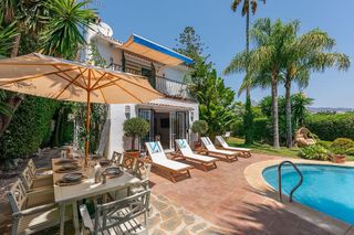 Chalet en alquiler en Nueva Andalucía centro en Marbella
