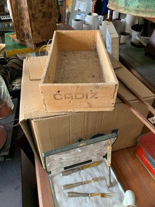 Caja de madera antigua Industrias Turroneras