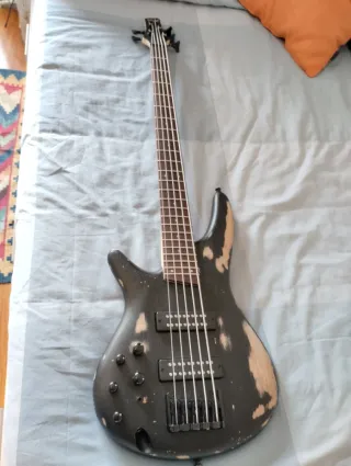 Bajo zurdo Ibanez SR305 relic