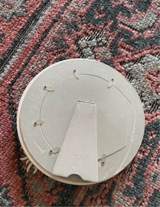 Cornice vintage in ceramica bianca