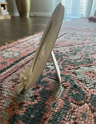 Cornice vintage in ceramica bianca