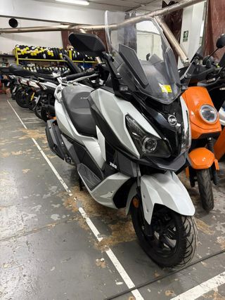 SYM Cruisym 300cc Maxiscooter