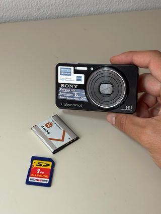 Cámara Digital Sony Cyber-shot W570 Negra