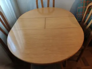 MESA + SOFA CAMA . Regalo 4 sillas