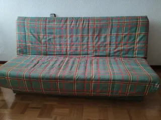 MESA + SOFA CAMA . Regalo 4 sillas