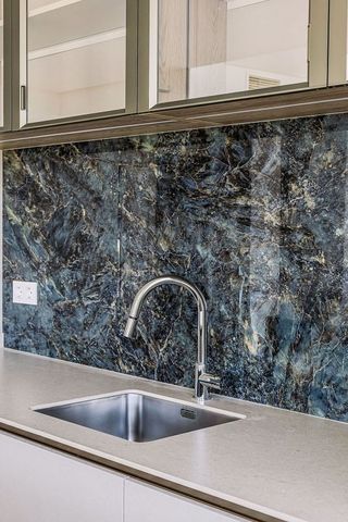 Piso en venta en Nueva Andalucía centro en Marbella