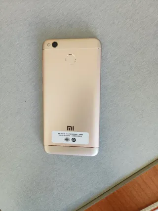 Xiaomi Redmi 4 Gold/White
