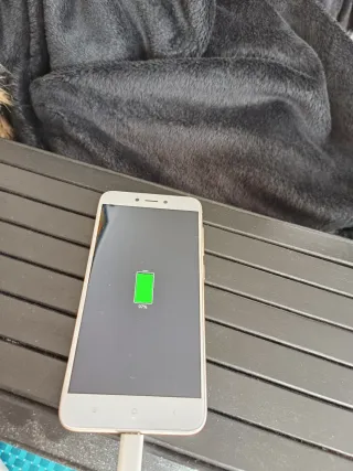 Xiaomi Redmi 4 Gold/White