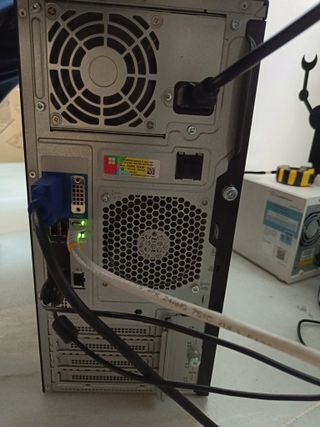 Servidor HPE ProLiant ML30 Gen10 Xeon E-2234